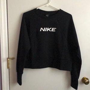 Women’s Nike Dri- fit sweatshirt size Small